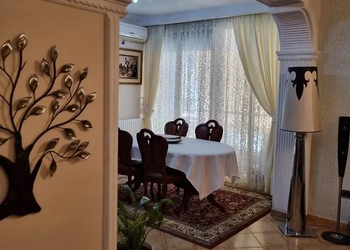 The Center Apartment *